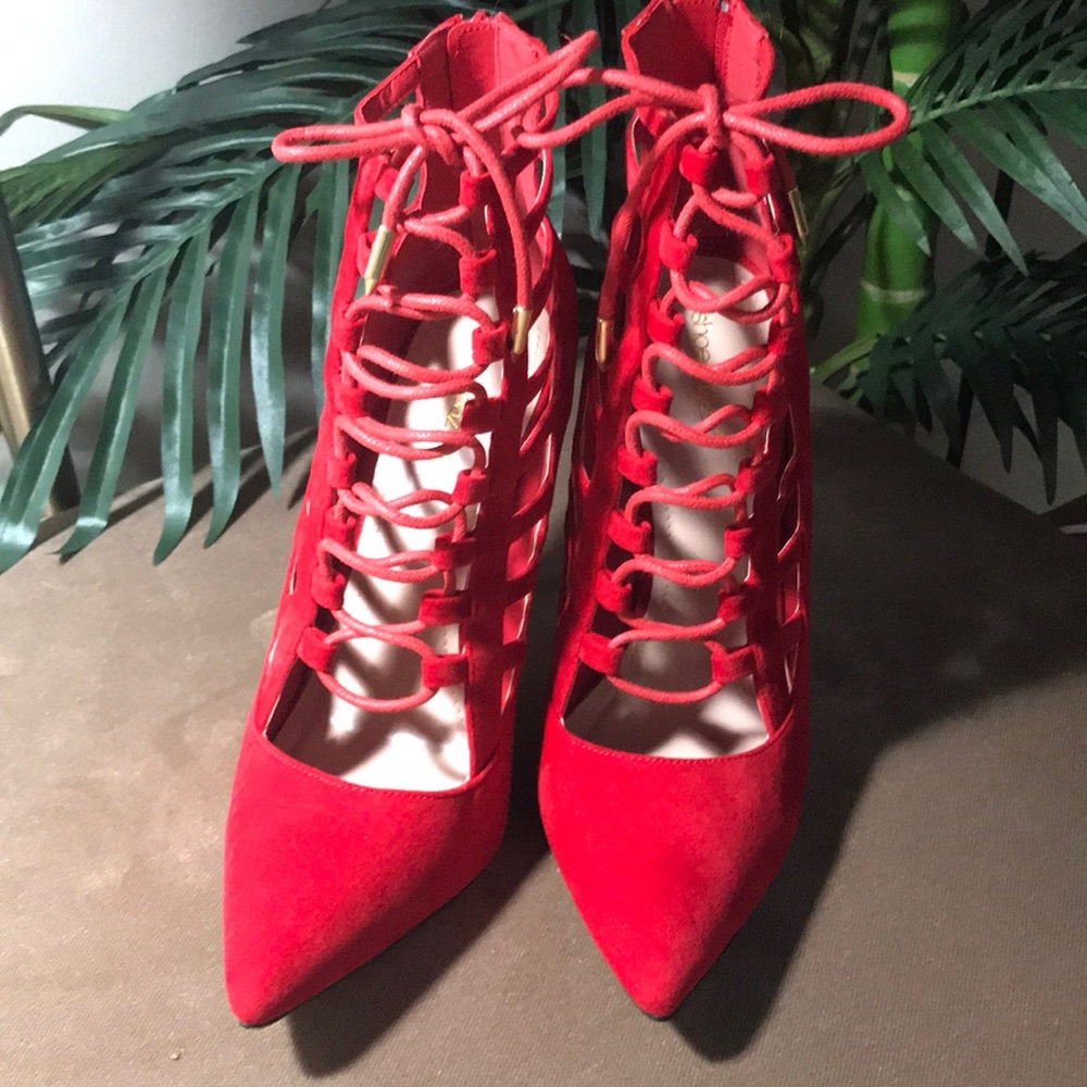 ShoeDazzle Janna Red 5” stiletto heels